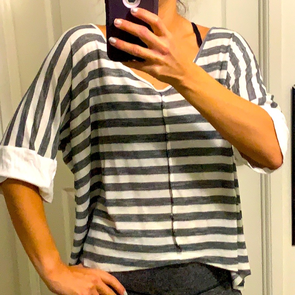JET John Eshaya short sleeve loose striped v neck top size small